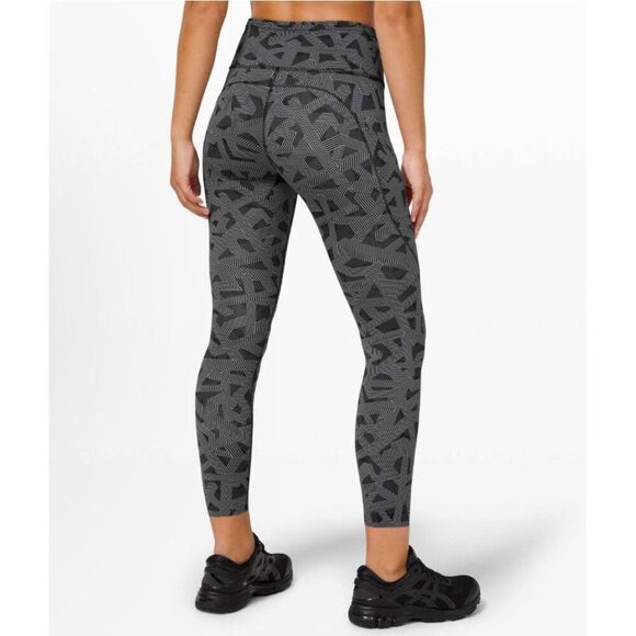 Lululemon NWOT Fast Free Leggings in Textured Labyrinth Black Light Cast Size 4 - Picture 2 of 10